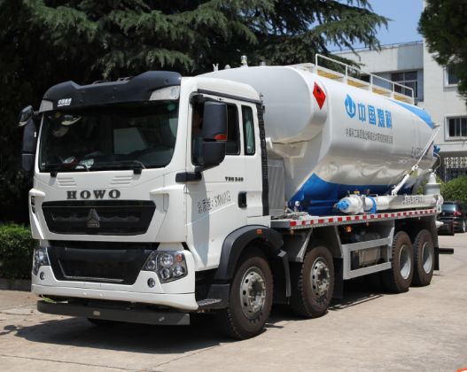 现场混装粒状铵油炸药车(国四) 现场混装粒状铵油炸药车(国四)