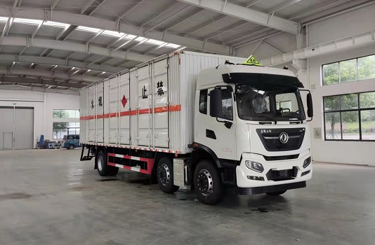 东风天锦易燃液体厢式运输车(3类) 东风天锦易燃液体厢式运输车(3类)