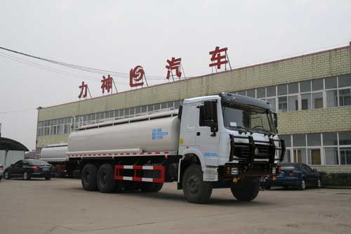 重汽牌 17方供液车 重汽牌 17方供液车