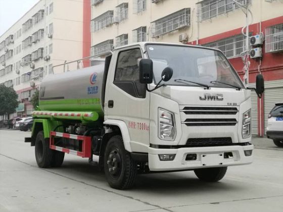 江铃4.9吨洒水车(国六) 江铃4.9吨洒水车(国六)