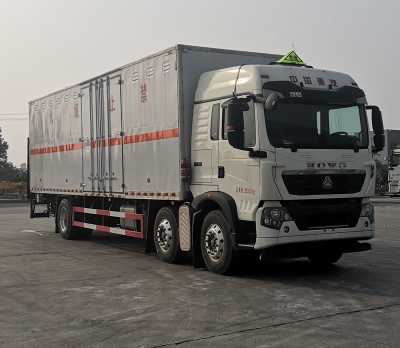 重汽杂项危险物品厢式运输车(9类) 重汽杂项危险物品厢式运输车(9类)